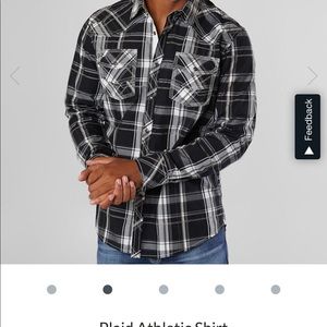 Buckle long sleeve plaid button down shirt.